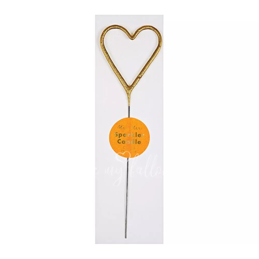 Свеча в форме сердца с золотым блеском