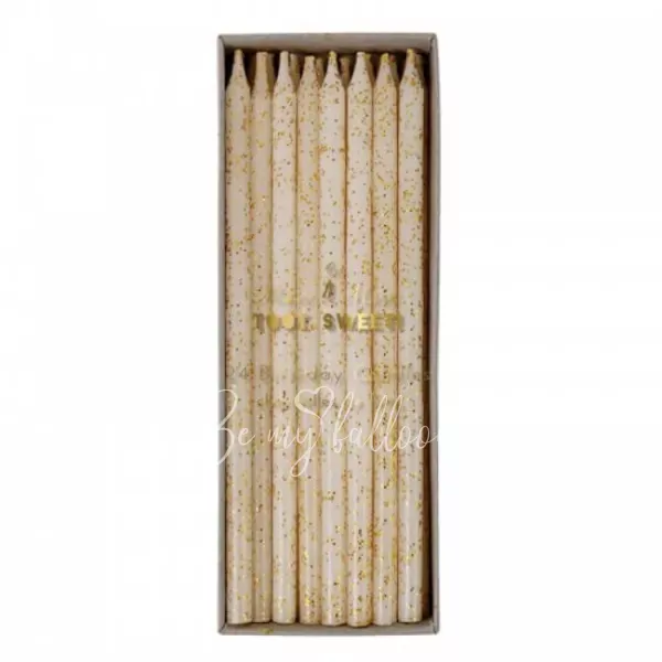 Блестящие золотые свечи на День Рождения