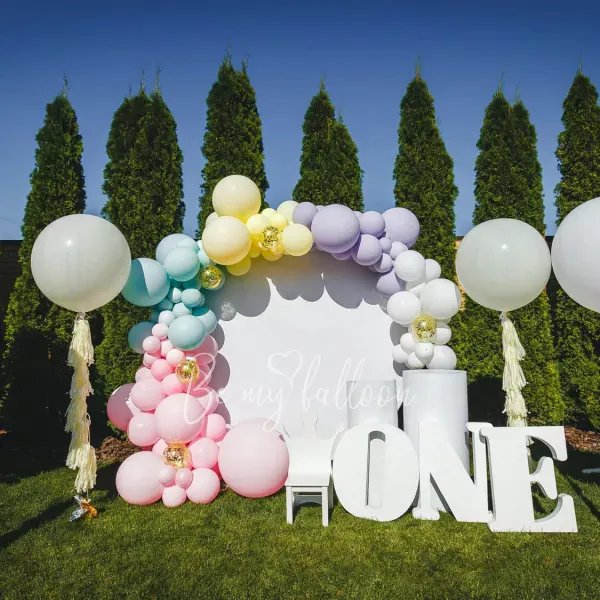 3.2 meter Soft Pastel Organic Balloon Garland with round Backdrop